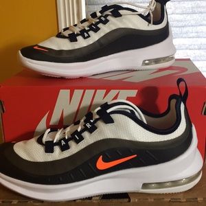 Nike Air Max Axis kids